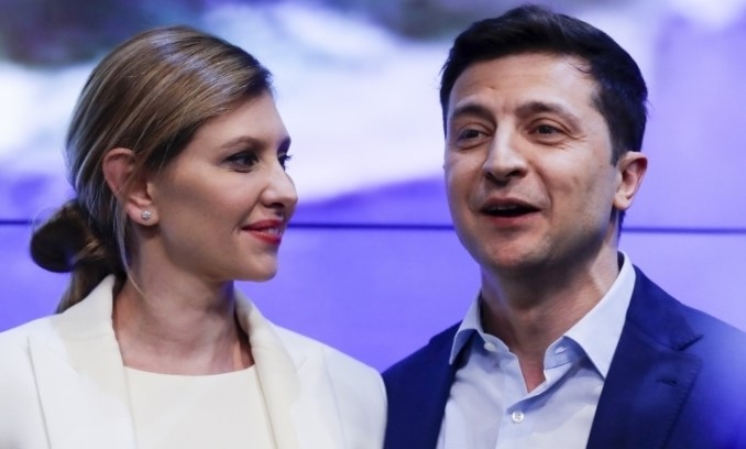 Tổng thống Ukraine Volodymyr Zelenskiy và vợ Olena Zelenska. Ảnh: AP.