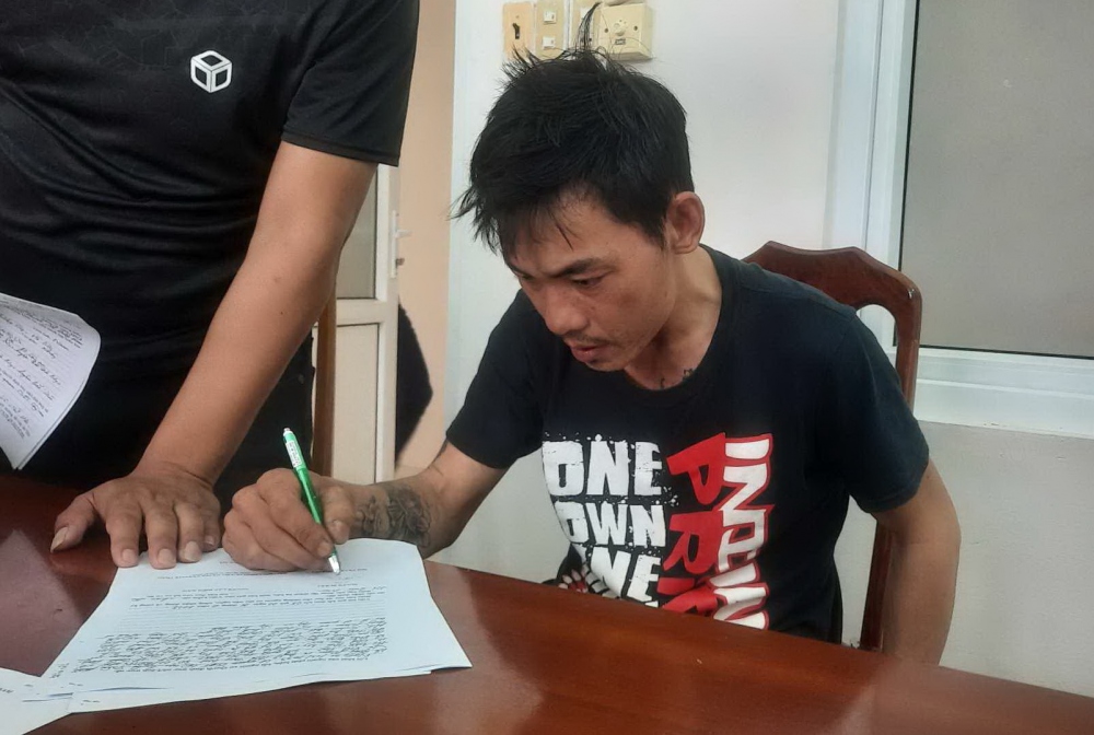 Vũ Viết Hải tại cơ quan công an.