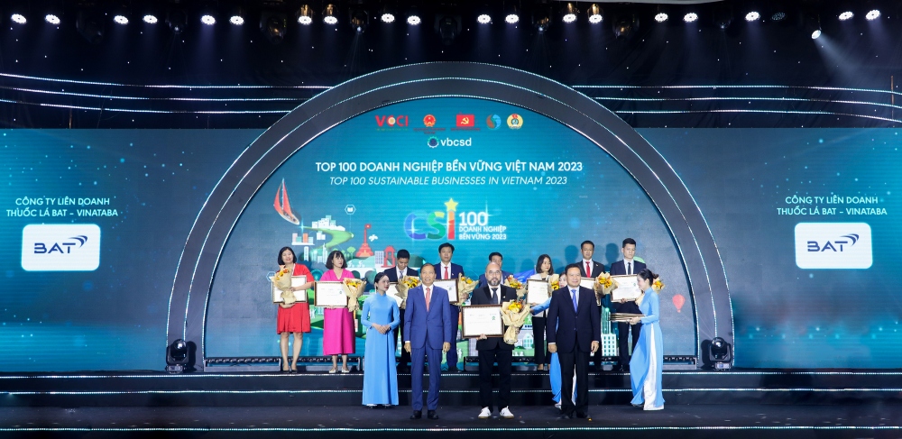 BAT Việt Nam nhận “cú đúp” giải thưởng khi được vinh danh trong “Top 100 Doanh nghiệp Bền vững” đồng thời là Top 5 Doanh nghiệp Tiên phong Thực hiện Kinh tế Tuần hoàn