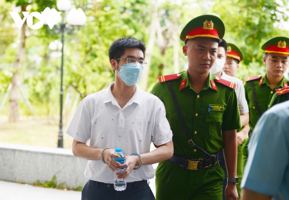 Dẫn giải bị cáo Hoàng Văn Hưng