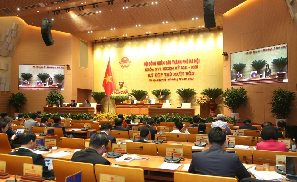 HĐND thành phố Hà Nội đã thông qua tờ trình về việc phê duyệt chủ trương đầu tư 23/26 dự án trình, phê duyệt điều chỉnh chủ trương đầu tư 5 dự án đầu tư công của Thành phố
