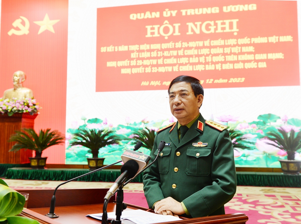 Đại tướng Phan Văn Giang, Ủy viên Bộ Chính trị, Phó Bí thư Quân ủy Trung ương, Bộ trưởng Bộ Quốc phòng chủ trì hội nghị