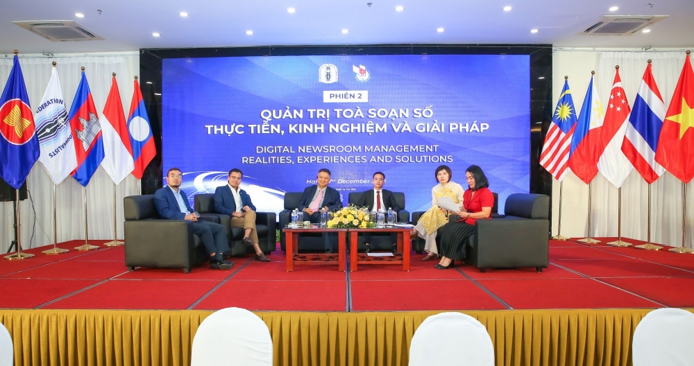 Phiên thảo luận thứ 2 về “Thực tiễn, kinh nghiệm và giải pháp quản trị tòa soạn báo chí số ở khu vực ASEAN” (Ảnh: Hội Nhà báo)