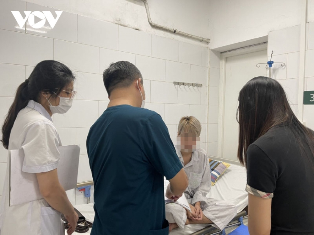 Nhập viện do hút thuốc lá điện tử