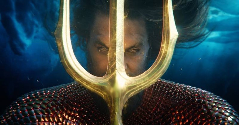 Trong phần phim mới, Aquaman sẽ tái xuất với hình ảnh quyền uy của một vị vua. Trong các hình ảnh hé lộ, Aquaman của Jason Momoa sau 5 năm thậm chí còn có phần rắn rỏi hơn cả trước đây.