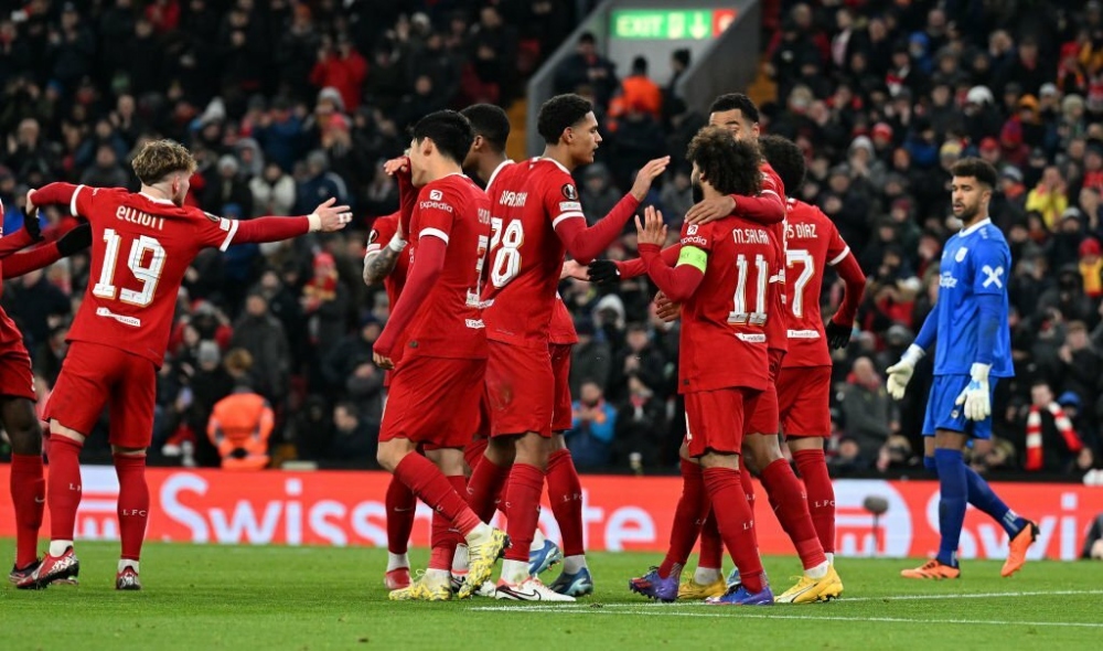 Liverpool dễ dàng xuyên phá hàng thủ LASK (Ảnh: Getty)