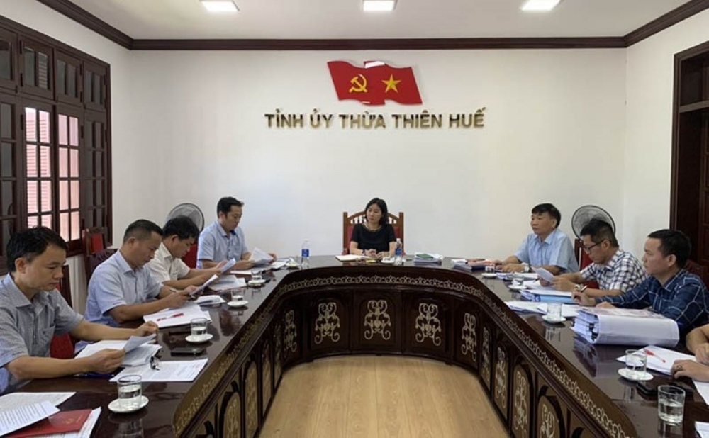 Kỳ họp thứ 34 của Ủy ban Kiểm tra Tỉnh ủy Thừa Thiên Huế đã quyết định thi hành kỷ luật các tổ chức, cá nhân ở Sở Y tế
