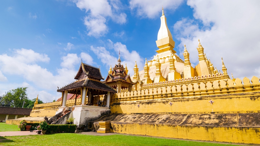 Vientiane là Thủ đô và thành phố lớn nhất, trung tâm chính trị, kinh tế của Lào