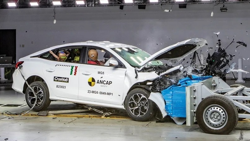 MG5 ra mắt vào tháng 9 với AEB, ABS và 6 túi khí, nhưng lại không có các tính năng hỗ trợ người lái quan trọng khác