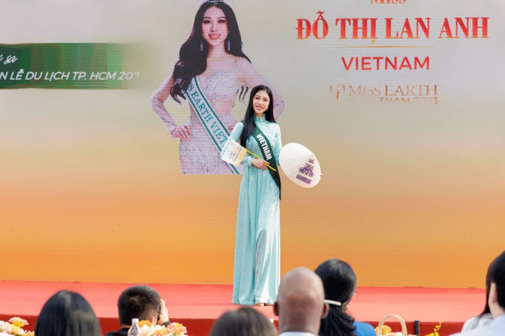 Hoa hậu Đỗ Lan Anh cũng bày tỏ: “Tôi vinh dự trở thành Đại sứ của Tuần lễ Du lịch TP. Hồ Chí Minh. Là một công dân trẻ toàn cầu, tôi hy vọng có thể giới thiệu vẻ đẹp từ văn hóa, kiến trúc đến con người Thành phố đến với bạn bè quốc tế tại Miss Earth 2023”.