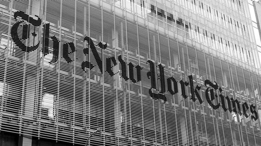 Báo New York Times vừa kiện OpenAI và Microsoft vì tự ý sử dụng dữ liệu bài viết của báo này để huấn luyện AI - Ảnh: NEW YORK TIMES