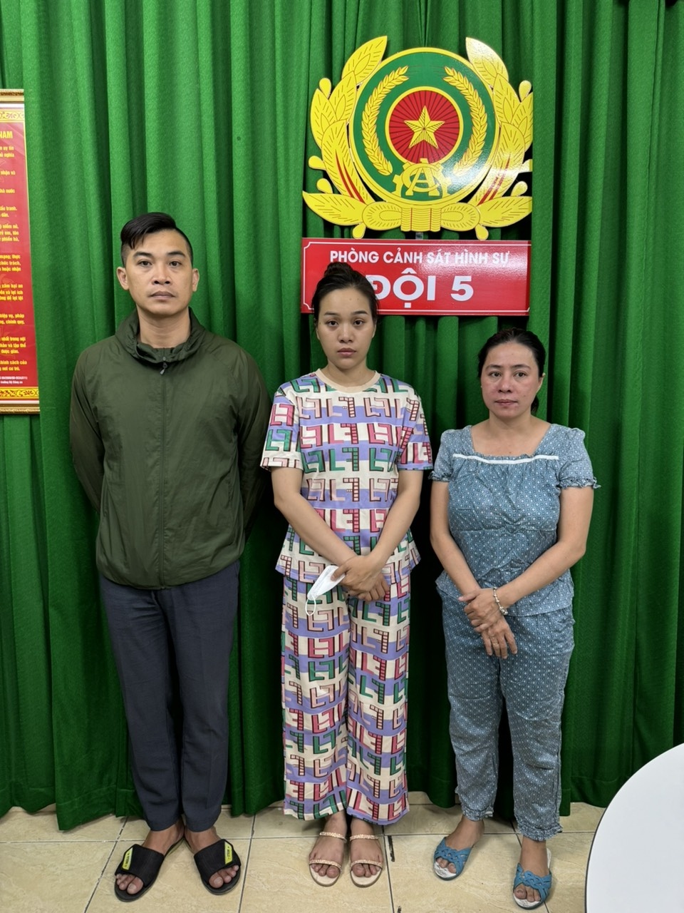 Nguyễn Trần Cao Nguyên, Nguyễn Thị Ly và Huỳnh Lê Bảo Yến đang bị tạm giữ để điều tra về hành vi "Chứa mại dâm". (Ảnh: CACC)