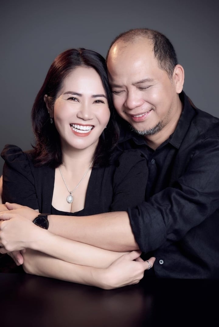 Lấy nhau dù bị bố mẹ ngăn cản và đã từng có lúc 2 vợ chồng không vượt qua được những sóng gió trong cuộc sống.