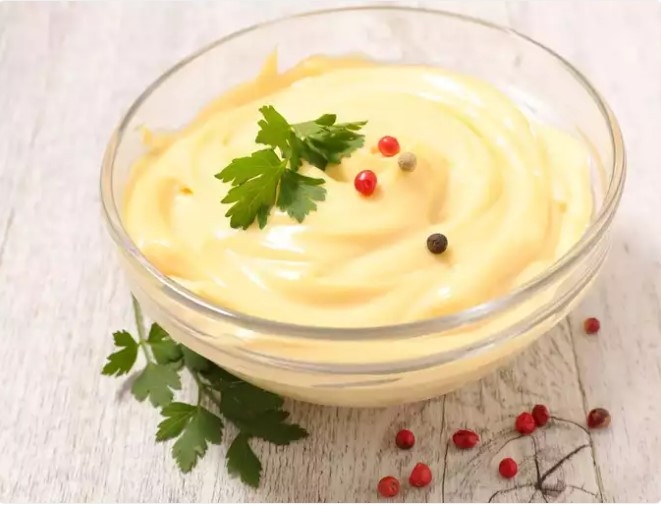 Thực phẩm giàu chất béo: Đu đủ là một loại trái cây ít chất béo và việc sử dụng chúng cùng với thực phẩm giàu chất béo sẽ dẫn đến chứng khó tiêu ở một số người.