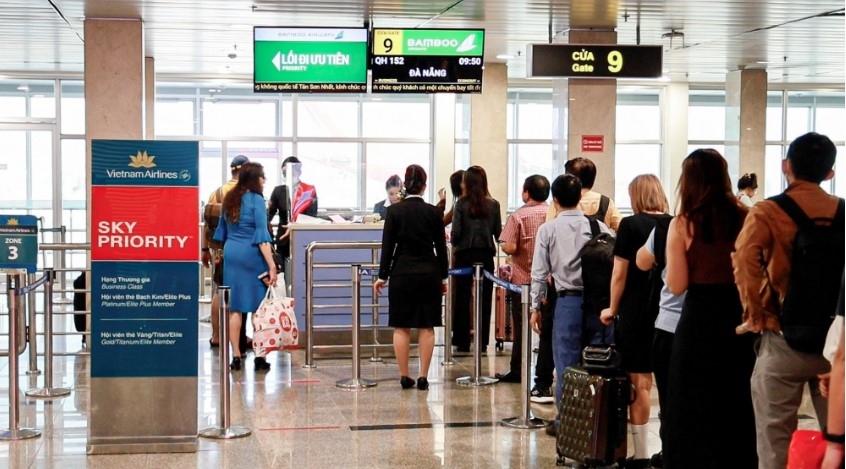 Tan Son Nhat International Airport is expected to serve 140,000 passengers a day during the Lunar New Year holiday