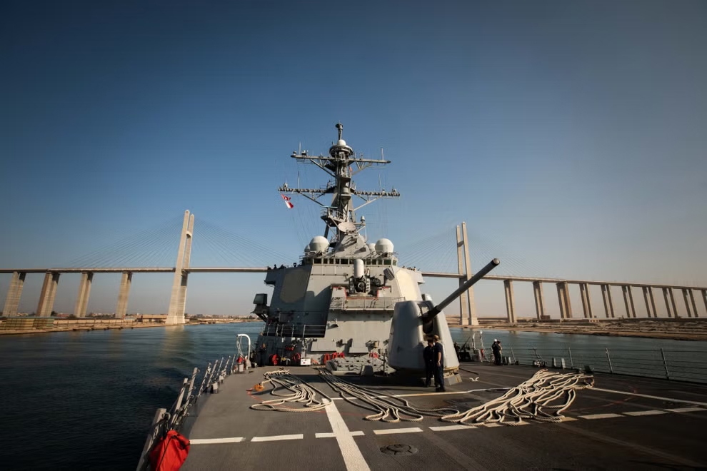 Tàu USS Carney (DDG-64) đi qua Kênh đào Suez, ngày 18/10/2023 (Nguồn: Hải quân Hoa Kỳ)