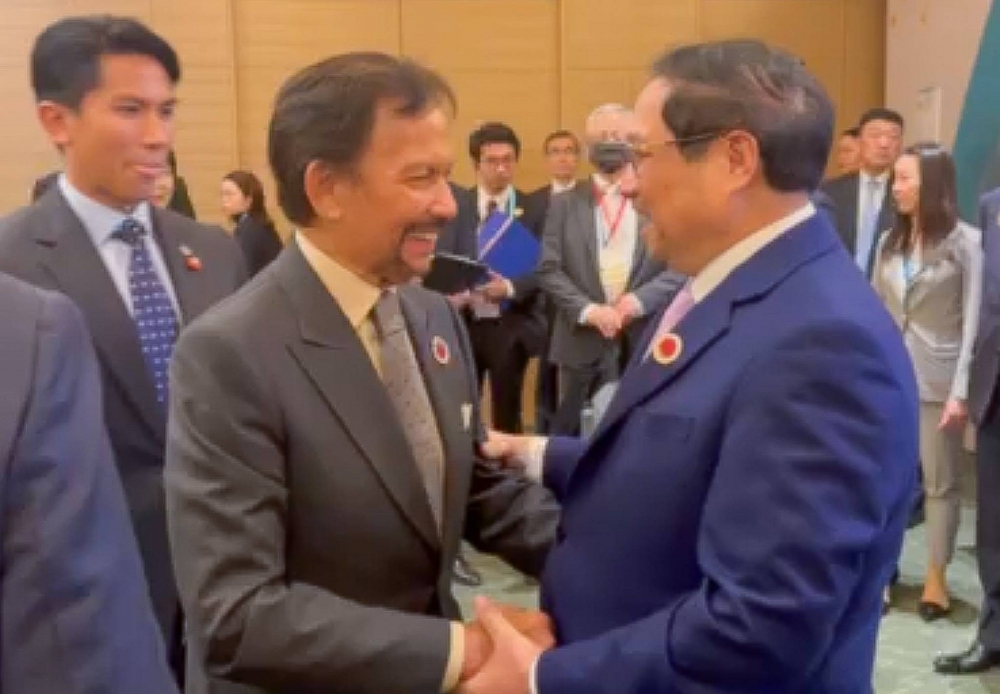 Thủ tướng Phạm Minh Chính trao đổi với Quốc vương Brunei