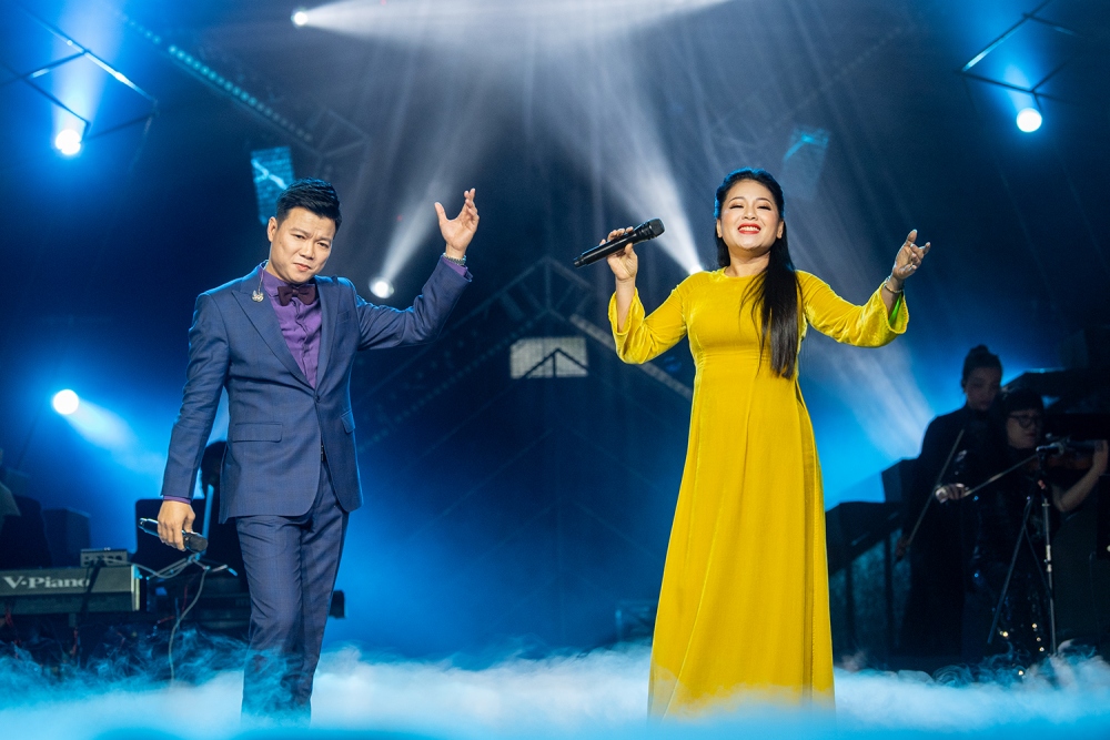 Vũ Thắng Lợi song ca cùng Anh Thơ