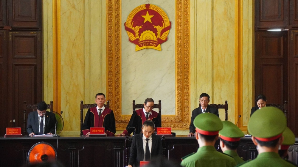 Hội đồng xét xử tuyên án