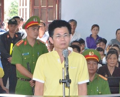 Trần Minh Lợi tại phiên tòa sơ thẩm ở tỉnh Đắk Nông năm 2017