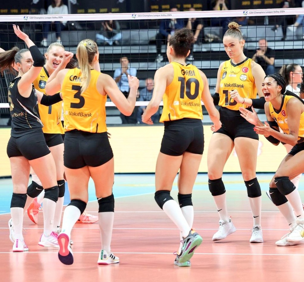 Các cầu thủ Vakifbank SK ăn mừng chiến thắng trước ĐT nữ Việt Nam. (Ảnh: CEV). 