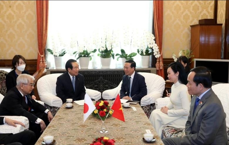 President Vo Van Thuong meets with Speaker of the House of Representatives Nukaga Fukushiro and President of the House of Councillors Otsuji Hidehisa.