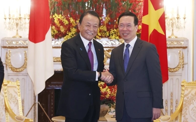During these meetings, President Vo Van Thuong states that the lifting of Vietnam - Japan relations to a comprehensive strategic partnership for peace and prosperity in Asia and the world presents numerous opportunities for the two countries to enhance bilateral cooperation in all fields. In the photo, President Vo Van Thuong receives former Prime Minister and Vice President of the Liberal Democratic Party (LDP) Taro Aso.