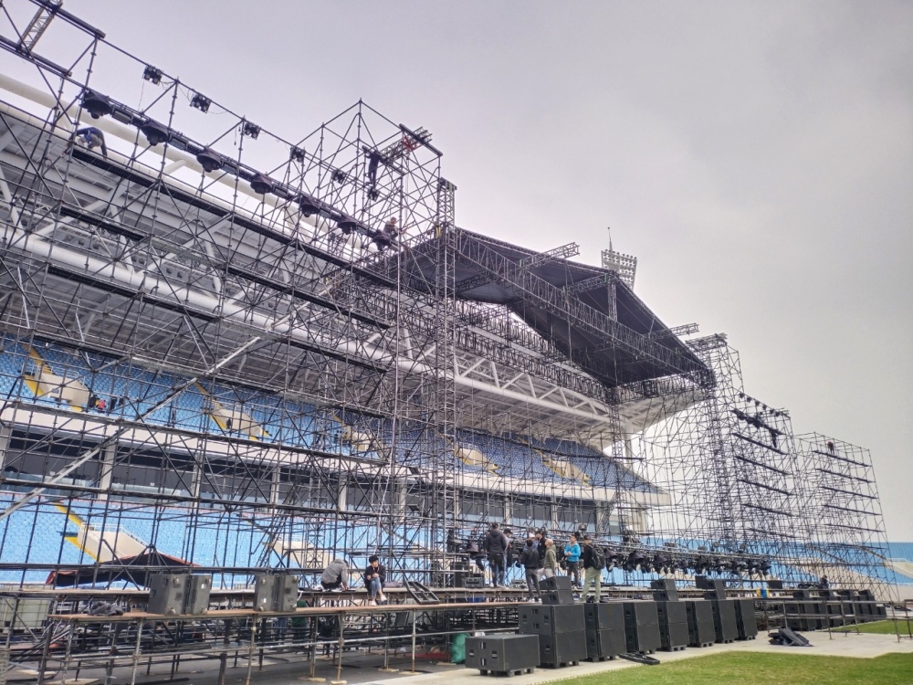 Sân khấu Đại nhạc hội Kpop Festival Open Air #2 đang gấp rút được hoàn thiện