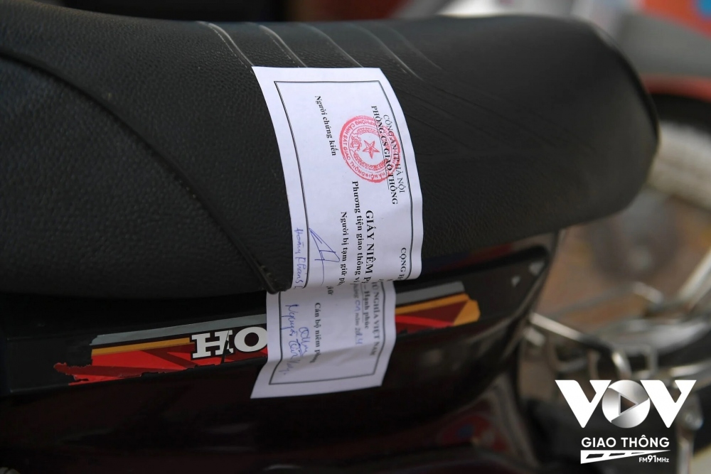 Ðể ngăn ngừa và hạn chế những vụ tai nạn thương tâm, Sở Giáo dục và Đào tạo Hà Nội đã yêu cầu các địa phương siết chặt công tác quản lý học sinh đến trường. Ðồng thời, tổ chức cho học sinh ký cam kết không điều khiển phương tiện cơ giới đường bộ khi chưa đủ tuổi, chưa có giấy phép lái xe theo quy định của pháp luật.
