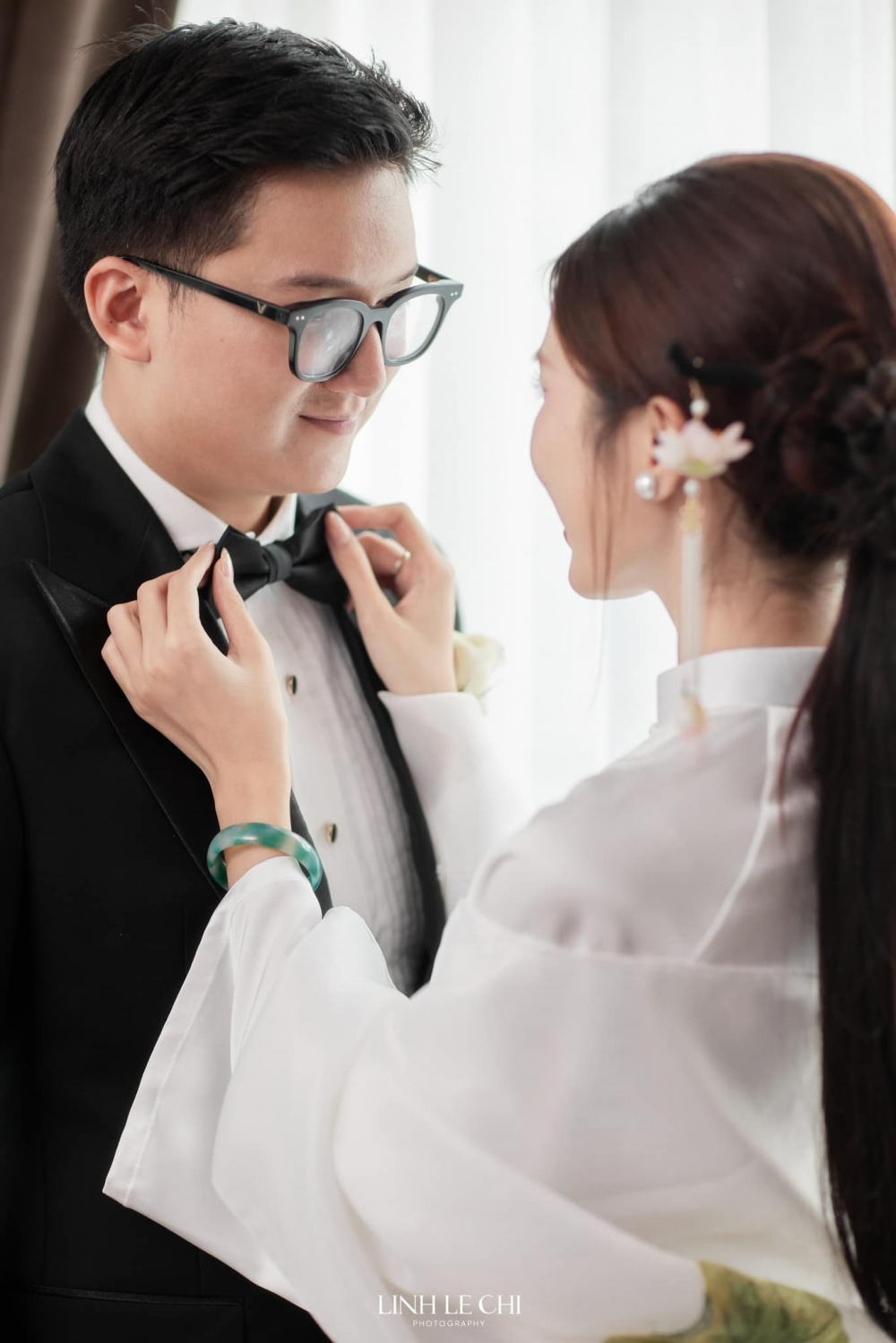 Thời gian gần đây, cô nàng gây chú ý khi chính thức kết hôn, lên xe hoa về nhà chồng. 