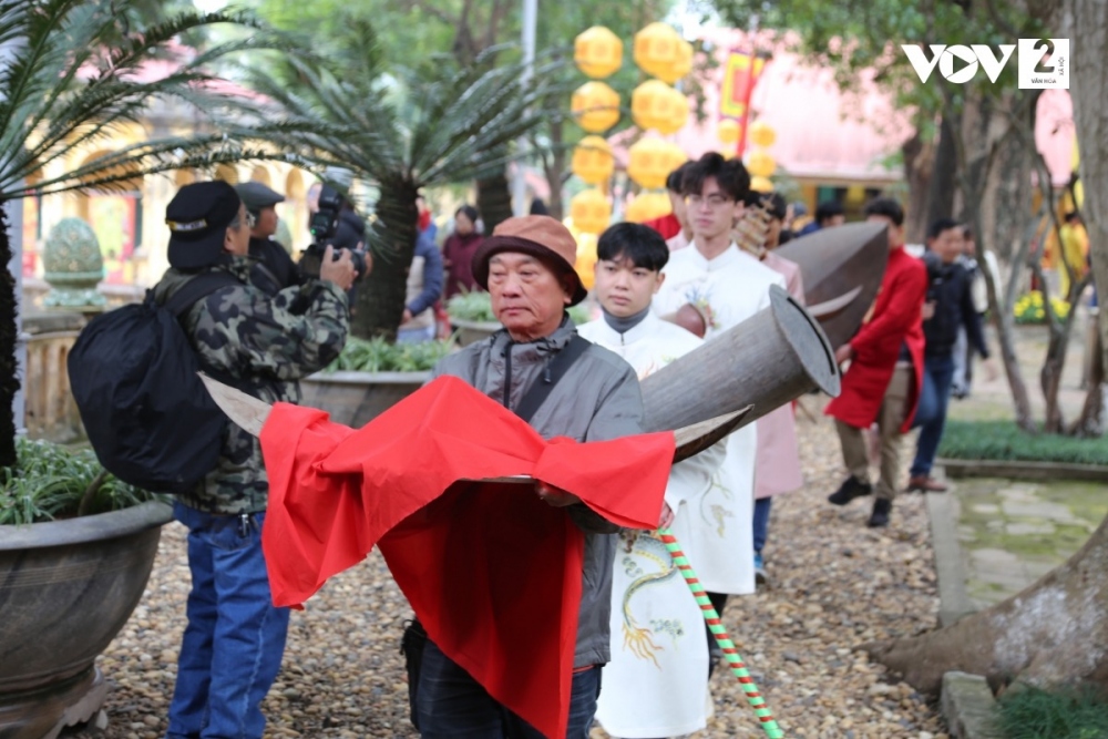 Đây là con diều cổ có từ thời Lê, được bảo tồn tại Đền Song An (huyện Vũ Thư, tỉnh Thái Bình), có chiều dài 1m, được làm hoàn toàn bằng tre, giấy; sáo. Dây diều dài 100m cũng được làm bằng tre.