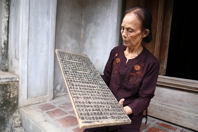 Chùa lưu giữ được 210 bản khắc kinh mộc cổ được làm từ gỗ thị, gỗ mực, mềm, bền. Bản nhỏ nhất rộng 18 cm, dài 50 cm, bản lớn nhất có kích thước 30x80 cm.