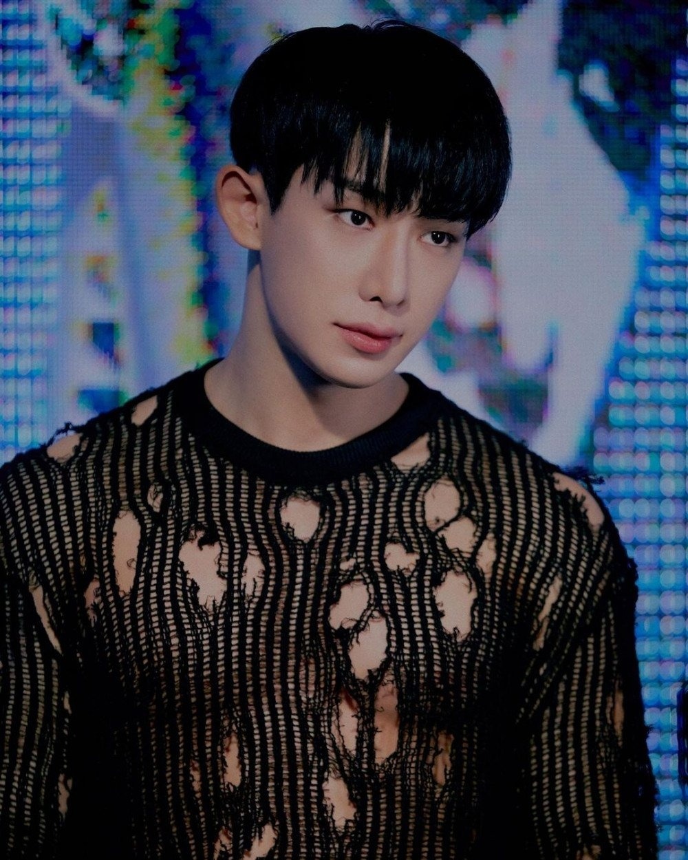 Wonho - cựu thành viên MONSTA X bắt đầu thực hiện nghĩa vụ với tư cách nhân viên phục vụ cộng đồng vào ngày 5/1/2022. Nam nghệ sĩ sẽ trở lại vào ngày 4/9/2024.