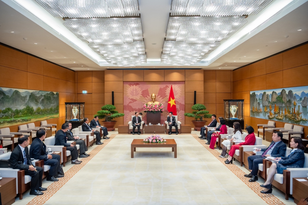 Phó Chủ tịch Quốc hội Lào đề xuất, Quốc hội hai nước sẽ cùng nhau biên soạn cuốn lịch sử quan hệ Quốc hội Lào – Việt Nam.