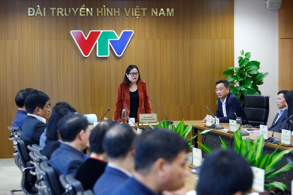 Bà Vũ Thanh Thủy - Tổng Biên tập Thời báo VTV - phát biểu tại lễ công bố.