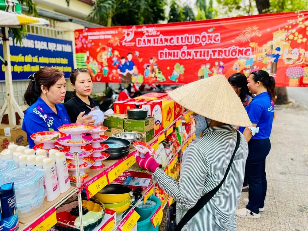Chương trình khuyến mãi “Đến Co.op chở Tết về” của chuỗi hoạt động chào mừng thành lập 35 năm Saigon Co.op