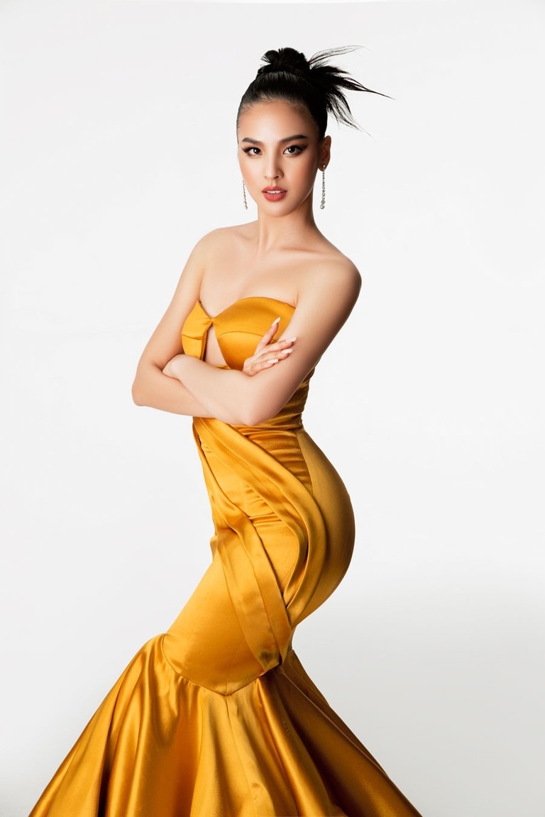 Tối 18/1, trang chủ Miss Universe Vietnam bất ngờ đưa ra thông báo về việc Quỳnh Nga dừng chức vụ Giám đốc Quốc gia Miss Universe Vietnam sau chưa đầy 1 năm nhậm chức để tập trung vào những kế hoạch cá nhân. (Theo: Vietnamnet)