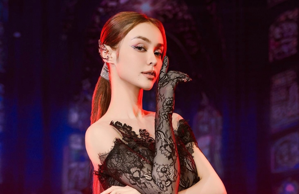 Chia sẻ về hành trình thi Chị đẹp đạp gió rẽ sóng, MLee cho biết những lúc áp lực, khủng hoảng giữa cơn bão công kích, cô dằn vặt bản thân “mình đến sân chơi này để làm gì” hay “tại sao mọi thứ lại tệ hại như thế này?”. Song ở hiện tại, cô có câu trả lời cho riêng mình. Giọng ca Cá cắn câu tin bản thân đến với gameshow này để gặp các chị đẹp và học cách trở nên mạnh mẽ giống họ. (Theo: Thanh Niên) 