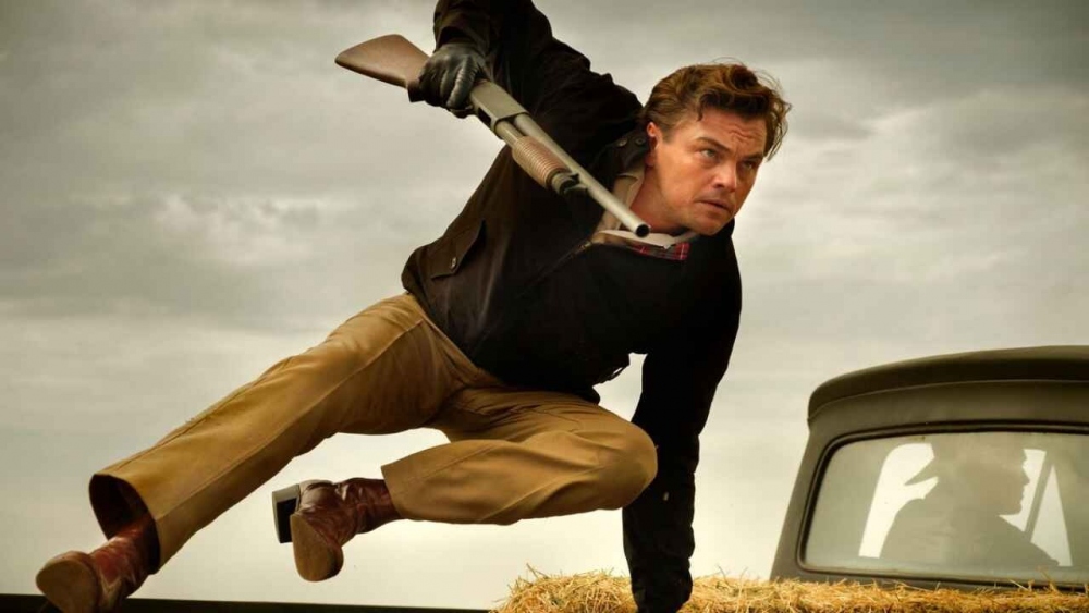 Leonardo DiCapri bước vào cuộc đua giành giải Nam diễn viên chính xuất sắc nhất tại lễ trao giải Oscar 2020 với sự ủng nồng nhiệt từ người hâm mộ, nhưng Joaquin Phoenix cuối cùng đã giành chiến thắng nhờ diễn xuất trong Joker. Về phía DiCaprio, anh đã được đề cử ở hạng mục này khi vào vai ngôi sao hành động rắc rối Rick Dalton trong Once Upon A Time in Hollywood (2019) của Quentin Tarantino. 