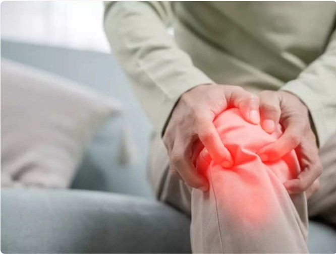 Trong nghệ có chứa chất curcumin, một hợp chất có đặc tính chống viêm và chống oxy hóa mạnh có khả năng kiểm soát các cơn đau khớp.