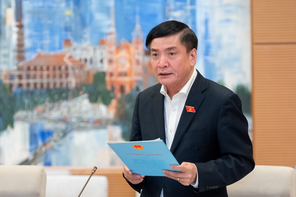Tổng Thư ký Quốc hội Bùi Văn Cường báo cáo tại phiên làm việc