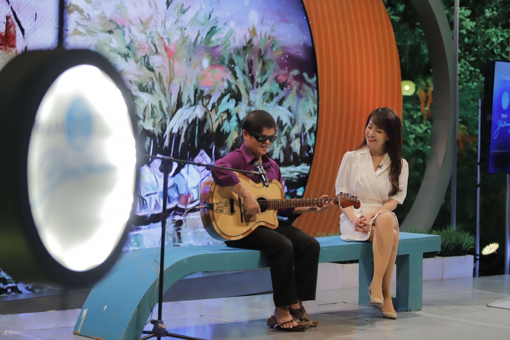 Anh Hoàng Phước (sinh năm 1981 tại Bến Tre) được nhiều người biết đến với tên gọi thân thương: Phước Bến Tre.