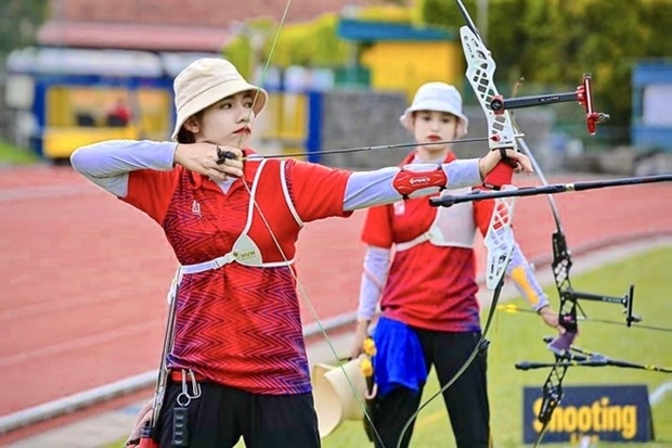 Nguyen Thi Thanh Nhi and Do Thi Anh Nguyet will take part in the Archery World Cup's stages starting from April. (Photo: thuathienhue.gov.vn)