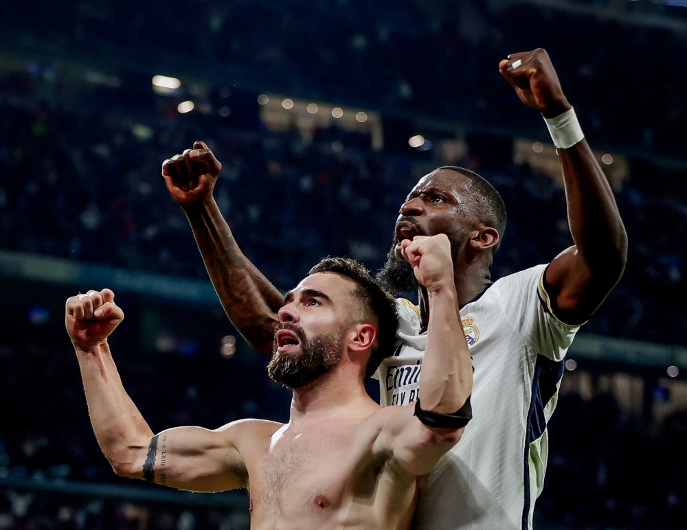 Real Madrid có màn ngược dòng ấn tượng để thắng 3-2 trước Almeria.