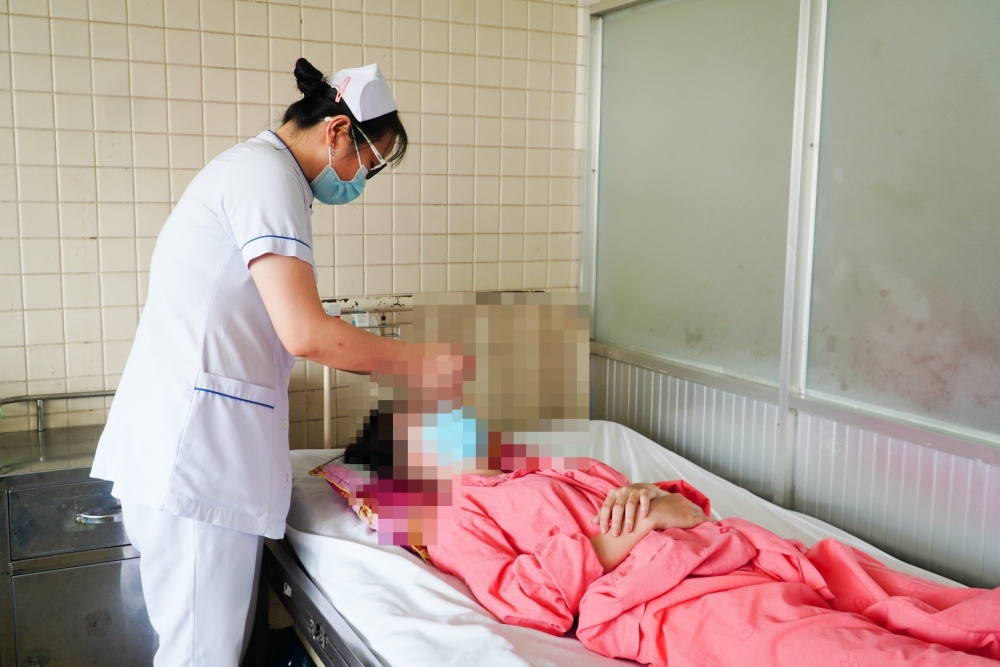 Biến chứng thẩm mỹ khiến người bệnh tiền mất tật mang (Ảnh Bệnh viện Chợ Rẫy)