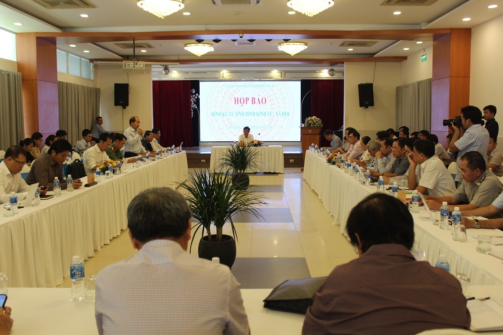 Bình Thuận họp báo về tình hình kinh tế-xã hội năm 2023 và phương hướng, nhiệm vụ năm 2024 (Ảnh: Đoàn Sĩ)