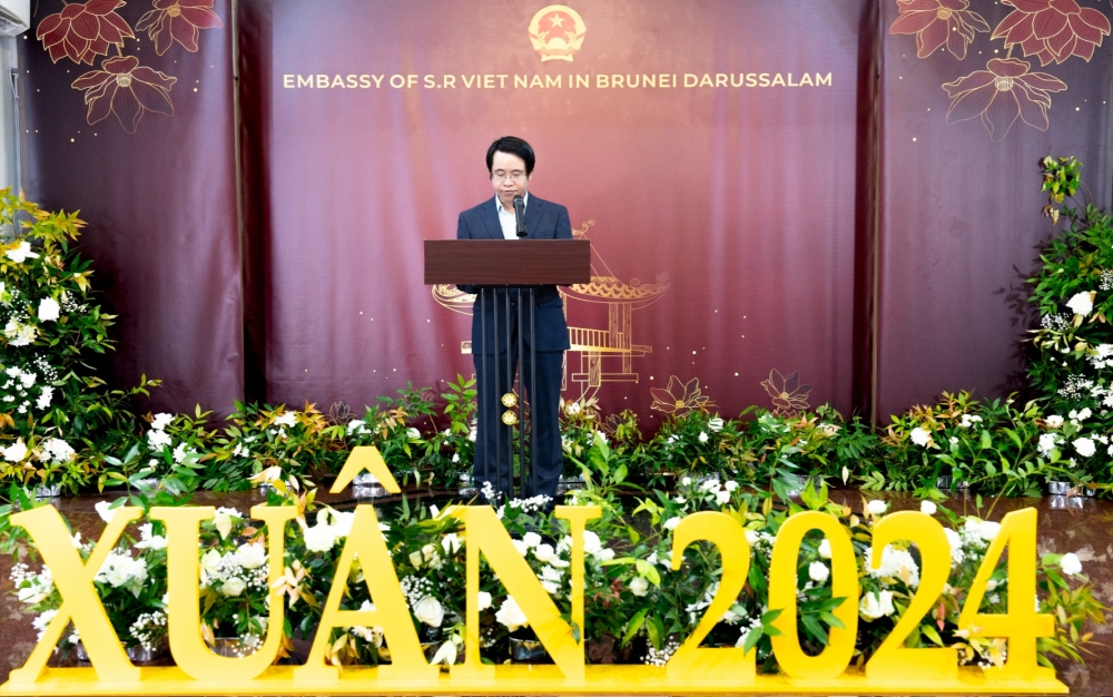 Đại sứ Trần Anh Vũ đọc diễn văn khai mạc sự kiện Xuân Quê hương 2024