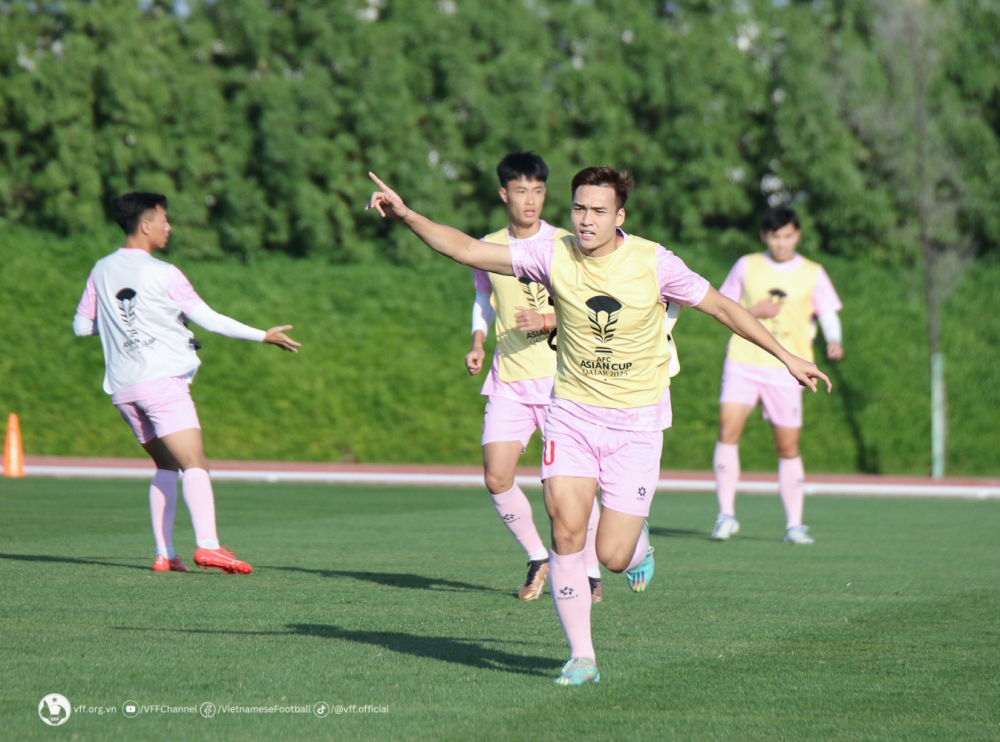 Bùi Hoàng Việt Anh và đồng đội tích cực chuẩn bị cho trận ra quân Asian Cup 2023. (Ảnh: VFF)