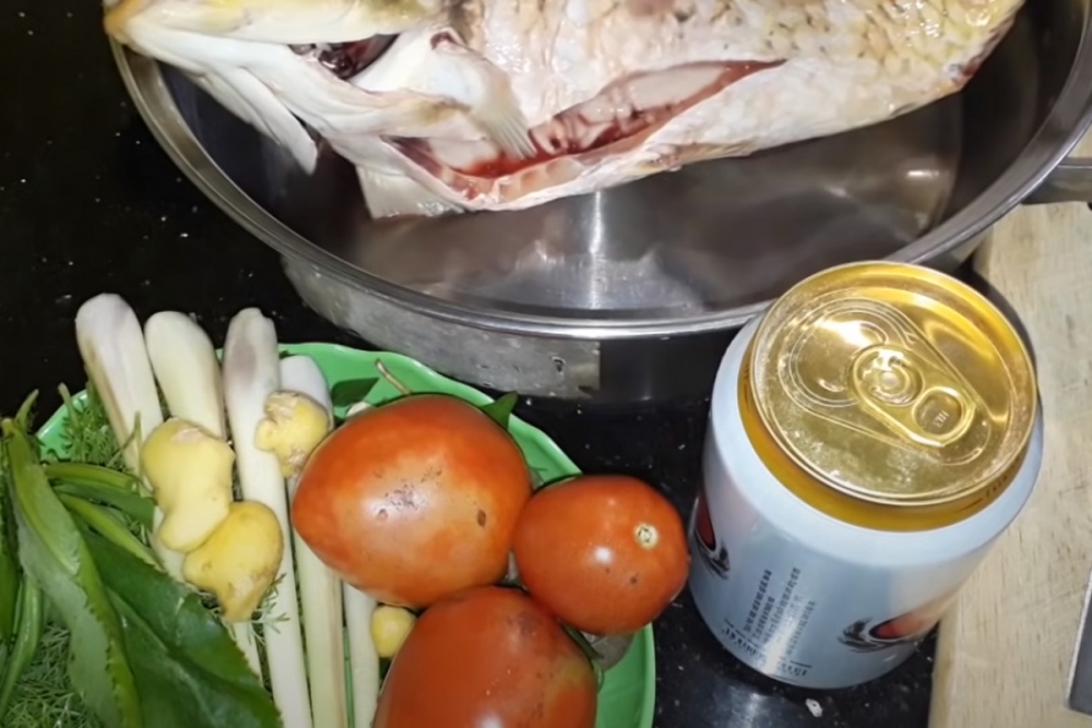 Ăn tôm cá hấp bia thổi nồng độ cồn có lên là thắc mắc của rất nhiều người. (Ảnh minh hoạ)