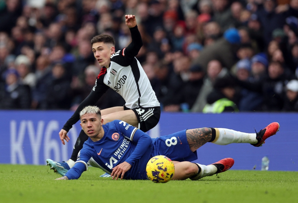 Trận derby London trên sân Stamford Bridge diễn ra quyết liệt.